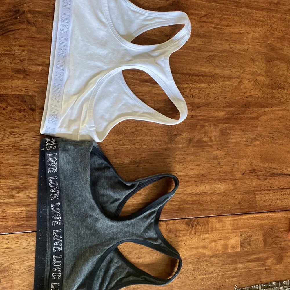 SO Girls Size Medium Sports Bras Set